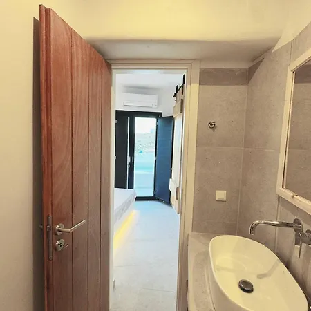 Apartment Kukulu Luxurious With Mini Private Pool